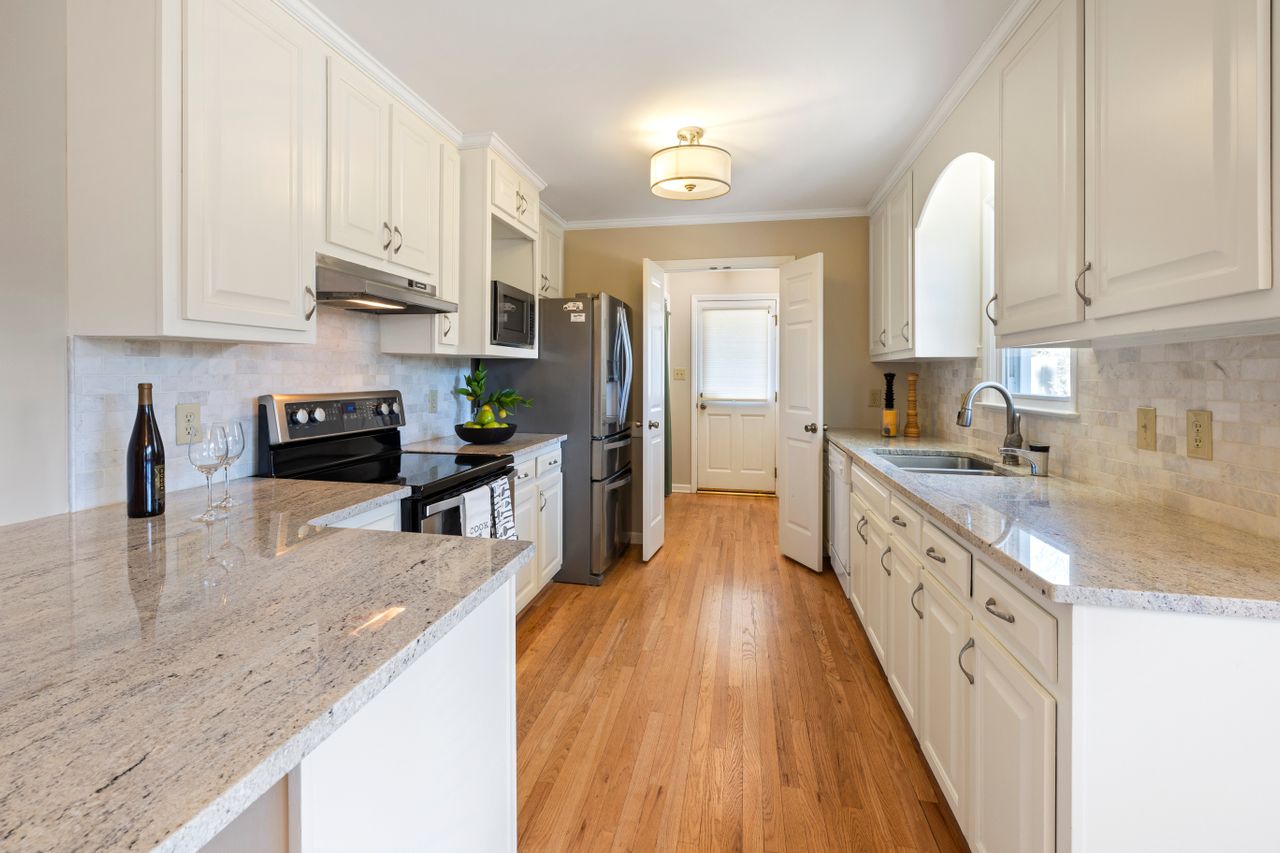 Kitchen showing common signs that it needs a modern makeover